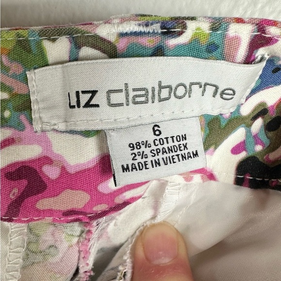 Liz Claiborne Pink and White Floral Capri Pants Size 6 Fairycore - Picture 2 of 6